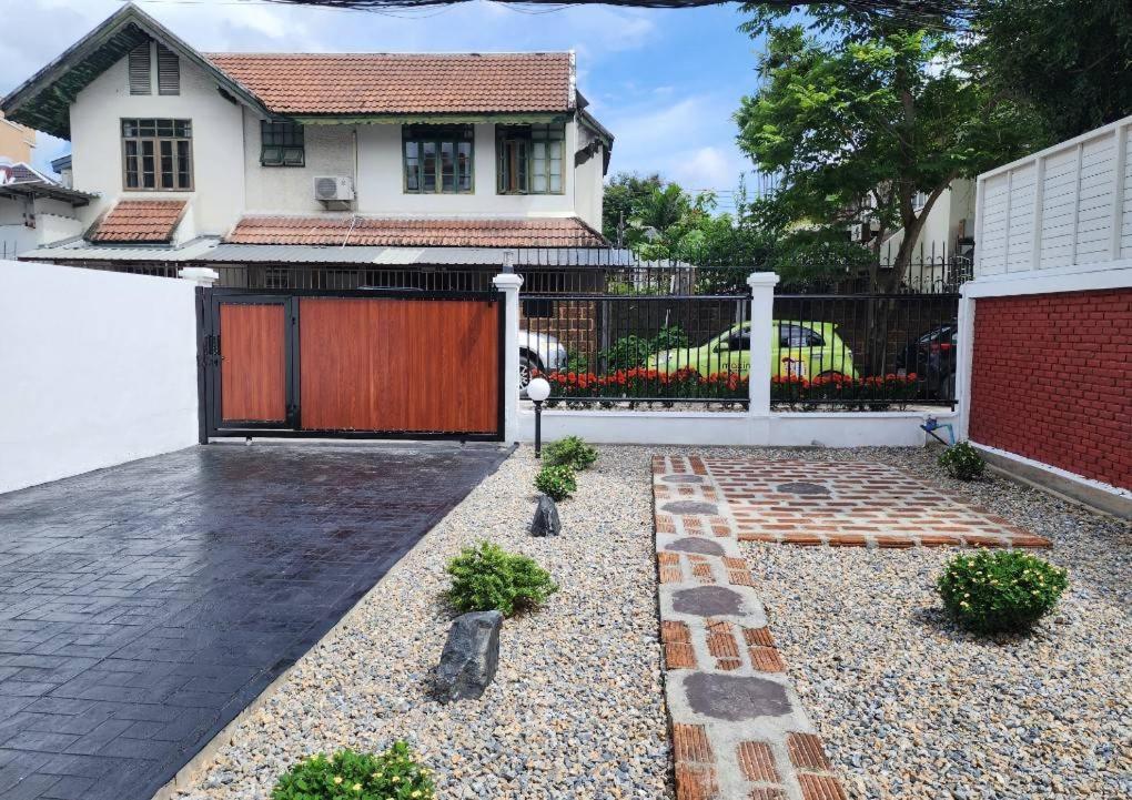 Boxsoon Nimman 2 # 4Beds 3Baths Villa Chiang Mai Dış mekan fotoğraf